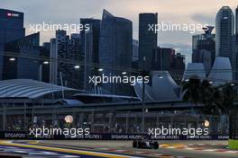 Nicholas Latifi (CDN) Williams Racing FW44. 30.09.2022. Formula 1 World Championship, Rd 17, Singapore Grand Prix, Marina Bay Street Circuit, Singapore, Practice Day.
