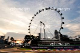 Lewis Hamilton (GBR) Mercedes AMG F1 W13 leads Carlos Sainz Jr (ESP) Ferrari F1-75. 30.09.2022. Formula 1 World Championship, Rd 17, Singapore Grand Prix, Marina Bay Street Circuit, Singapore, Practice Day.