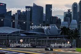 Lewis Hamilton (GBR) Mercedes AMG F1 W13. 30.09.2022. Formula 1 World Championship, Rd 17, Singapore Grand Prix, Marina Bay Street Circuit, Singapore, Practice Day.
