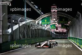 Kevin Magnussen (DEN) Haas VF-22. 30.09.2022. Formula 1 World Championship, Rd 17, Singapore Grand Prix, Marina Bay Street Circuit, Singapore, Practice Day.
