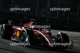 Carlos Sainz Jr (ESP) Ferrari F1-75. 30.09.2022. Formula 1 World Championship, Rd 17, Singapore Grand Prix, Marina Bay Street Circuit, Singapore, Practice Day.