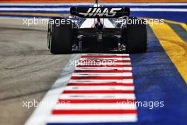 Kevin Magnussen (DEN) Haas VF-22. 30.09.2022. Formula 1 World Championship, Rd 17, Singapore Grand Prix, Marina Bay Street Circuit, Singapore, Practice Day.