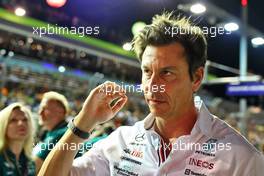 Toto Wolff (GER) Mercedes AMG F1 Shareholder and Executive Director on the grid. 02.10.2022. Formula 1 World Championship, Rd 17, Singapore Grand Prix, Marina Bay Street Circuit, Singapore, Race Day.