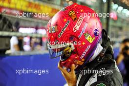 Guanyu Zhou (CHN) Alfa Romeo F1 Team on the grid. 02.10.2022. Formula 1 World Championship, Rd 17, Singapore Grand Prix, Marina Bay Street Circuit, Singapore, Race Day.