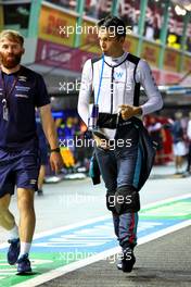 Alexander Albon (THA) Williams Racing on the grid. 02.10.2022. Formula 1 World Championship, Rd 17, Singapore Grand Prix, Marina Bay Street Circuit, Singapore, Race Day.