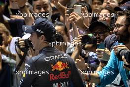 Race winner Sergio Perez (MEX) Red Bull Racing celebrates in parc ferme. 02.10.2022. Formula 1 World Championship, Rd 17, Singapore Grand Prix, Marina Bay Street Circuit, Singapore, Race Day.