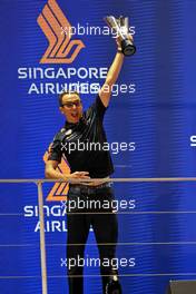 Hugh Bird (GBR) Red Bull Racing Engineer celebrates on the podium. 02.10.2022. Formula 1 World Championship, Rd 17, Singapore Grand Prix, Marina Bay Street Circuit, Singapore, Race Day.