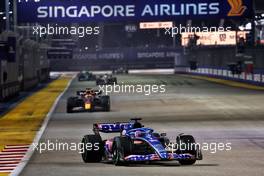 Fernando Alonso (ESP) Alpine F1 Team A522. 02.10.2022. Formula 1 World Championship, Rd 17, Singapore Grand Prix, Marina Bay Street Circuit, Singapore, Race Day.