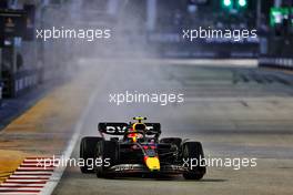 Sergio Perez (MEX) Red Bull Racing RB18. 01.10.2022. Formula 1 World Championship, Rd 17, Singapore Grand Prix, Marina Bay Street Circuit, Singapore, Qualifying Day.