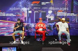 (L to R): Sergio Perez (MEX) Red Bull Racing; Charles Leclerc (MON) Ferrari; and Lewis Hamilton (GBR) Mercedes AMG F1, in the post qualifying FIA Press Conference. 01.10.2022. Formula 1 World Championship, Rd 17, Singapore Grand Prix, Marina Bay Street Circuit, Singapore, Qualifying Day.