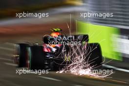 Sergio Perez (MEX) Red Bull Racing RB18 sends sparks flying. 01.10.2022. Formula 1 World Championship, Rd 17, Singapore Grand Prix, Marina Bay Street Circuit, Singapore, Qualifying Day.