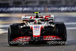 Mick Schumacher (GER) Haas VF-22. 01.10.2022. Formula 1 World Championship, Rd 17, Singapore Grand Prix, Marina Bay Street Circuit, Singapore, Qualifying Day.