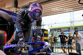 Alexander Albon (THA) Williams Racing FW44. 01.10.2022. Formula 1 World Championship, Rd 17, Singapore Grand Prix, Marina Bay Street Circuit, Singapore, Qualifying Day.