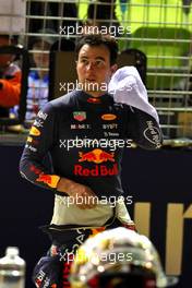Sergio Perez (MEX) Red Bull Racing in qualifying parc ferme. 01.10.2022. Formula 1 World Championship, Rd 17, Singapore Grand Prix, Marina Bay Street Circuit, Singapore, Qualifying Day.