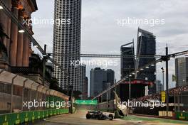 Nicholas Latifi (CDN) Williams Racing FW44. 01.10.2022. Formula 1 World Championship, Rd 17, Singapore Grand Prix, Marina Bay Street Circuit, Singapore, Qualifying Day.