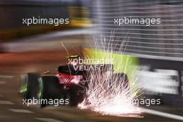 Carlos Sainz Jr (ESP) Ferrari F1-75 sends sparks flying. 01.10.2022. Formula 1 World Championship, Rd 17, Singapore Grand Prix, Marina Bay Street Circuit, Singapore, Qualifying Day.
