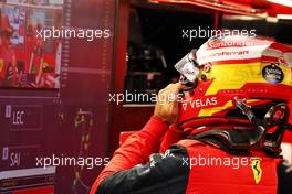 Carlos Sainz Jr (ESP) Ferrari. 01.10.2022. Formula 1 World Championship, Rd 17, Singapore Grand Prix, Marina Bay Street Circuit, Singapore, Qualifying Day.