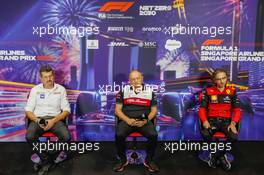 (L to R): Guenther Steiner (ITA) Haas F1 Team Prinicipal; Frederic Vasseur (FRA) Alfa Romeo F1 Team Team Principal; and Laurent Mekies (FRA) Ferrari Sporting Director, in the FIA Press Conference. 01.10.2022. Formula 1 World Championship, Rd 17, Singapore Grand Prix, Marina Bay Street Circuit, Singapore, Qualifying Day.