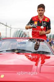 Charles Leclerc (MON) Ferrari on the drivers parade. 02.10.2022. Formula 1 World Championship, Rd 17, Singapore Grand Prix, Marina Bay Street Circuit, Singapore, Race Day.