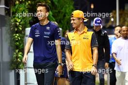 (L to R): Alexander Albon (THA) Williams Racing with Lando Norris (GBR) McLaren. 29.09.2022. Formula 1 World Championship, Rd 17, Singapore Grand Prix, Marina Bay Street Circuit, Singapore, Preparation Day.