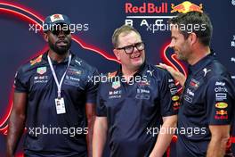 (L to R): Micah Richards (GBR) Former Professional Football Player wii Alan Carr (GBR) Comedian and Jamie Redknapp (GBR) Former Professional Football Player. 29.09.2022. Formula 1 World Championship, Rd 17, Singapore Grand Prix, Marina Bay Street Circuit, Singapore, Preparation Day.