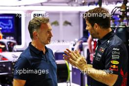 (L to R): Christian Horner (GBR) Red Bull Racing Team Principal with Jamie Redknapp (GBR) Former Professional Football Player. 29.09.2022. Formula 1 World Championship, Rd 17, Singapore Grand Prix, Marina Bay Street Circuit, Singapore, Preparation Day.