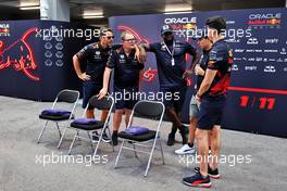 (L to R): Jamie Redknapp (GBR) Former Professional Football Player; Alan Carr (GBR) Comedian; Micah Richards (GBR) Former Professional Football Player; Sergio Perez (MEX) Red Bull Racing; and Jo Canales, Red Bull Racing Personal Trainer. 29.09.2022. Formula 1 World Championship, Rd 17, Singapore Grand Prix, Marina Bay Street Circuit, Singapore, Preparation Day.
