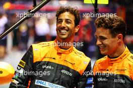 (L to R): Daniel Ricciardo (AUS) McLaren with team mate Lando Norris (GBR) McLaren. 29.09.2022. Formula 1 World Championship, Rd 17, Singapore Grand Prix, Marina Bay Street Circuit, Singapore, Preparation Day.