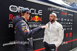 (L to R): Max Verstappen (NLD) Red Bull Racing with Memphis Depay (NLD) Professional Footballer. 24.02.2022. Formula One Testing, Day Two, Barcelona, Spain. Thursday.