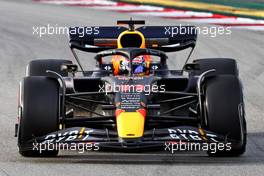 Sergio Perez (MEX) Red Bull Racing RB18. 24.02.2022. Formula One Testing, Day Two, Barcelona, Spain. Thursday.