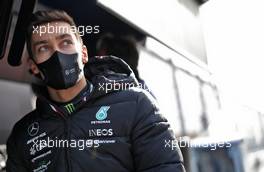 George Russell (GBR) Mercedes AMG F1 on the Williams Racing pit gantry. 23.02.2022. Formula One Testing, Day One, Barcelona, Spain. Wednesday.