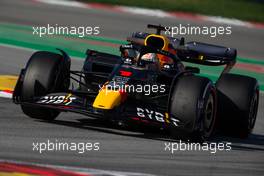 Max Verstappen (NLD) Red Bull Racing RB18. 23.02.2022. Formula One Testing, Day One, Barcelona, Spain. Wednesday.