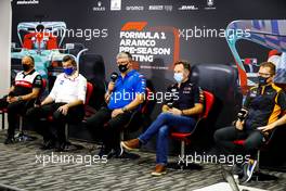 The FIA Press Conference (L to R): Frederic Vasseur (FRA) Alfa Romeo F1 Team Team Principal; Guenther Steiner (ITA) Haas F1 Team Prinicipal; Otmar Szafnauer (USA) Alpine F1 Team, Team Principal; Christian Horner (GBR) Red Bull Racing Team Principal; Andreas Seidl, McLaren Managing Director. 11.03.2022. Formula 1 Testing, Sakhir, Bahrain, Day Two.