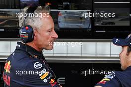 (L to R): Jonathan Wheatley (GBR) Red Bull Racing Team Manager with Sergio Perez (MEX) Red Bull Racing. 12.03.2022. Formula 1 Testing, Sakhir, Bahrain, Day Three.