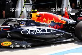 Sergio Perez (MEX) Red Bull Racing RB18 - sidepod detail. 12.03.2022. Formula 1 Testing, Sakhir, Bahrain, Day Three.