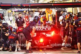 Max Verstappen (NLD) Red Bull Racing RB18 practices a pit stop. 12.03.2022. Formula 1 Testing, Sakhir, Bahrain, Day Three.