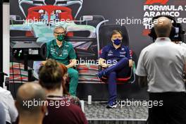 (L to R): Mike Krack (LUX) Aston Martin F1 Team, Team Principal and Jost Capito (GER) Williams Racing Chief Executive Officer in the FIA Press Conference. 10.03.2022. Formula 1 Testing, Sakhir, Bahrain, Day One.