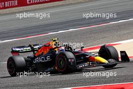 Sergio Perez (MEX) Red Bull Racing RB18. 10.03.2022. Formula 1 Testing, Sakhir, Bahrain, Day One.