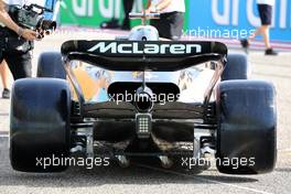 McLaren MCL36 rear wing. 10.03.2022. Formula 1 Testing, Sakhir, Bahrain, Day One.