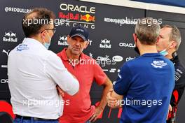 Adrian Newey (GBR) Red Bull Racing Chief Technical Officer with Nicholas Tombazis (GRE) FIA Head of Single-Seater Technical Matters (Left) and Paul Monaghan (GBR) Red Bull Racing Chief Engineer (Right). 10.03.2022. Formula 1 Testing, Sakhir, Bahrain, Day One.