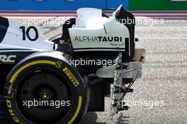AlphaTauri AT03 rear wing. 10.03.2022. Formula 1 Testing, Sakhir, Bahrain, Day One.