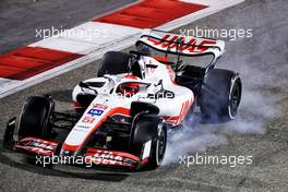 Pietro Fittipaldi (BRA) Haas VF-22 Reserve Driver locks up under braking. 10.03.2022. Formula 1 Testing, Sakhir, Bahrain, Day One.