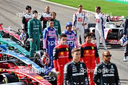 Drivers group photo. 10.03.2022. Formula 1 Testing, Sakhir, Bahrain, Day One.