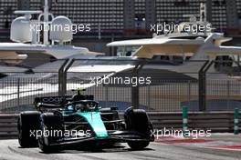 Sebastian Vettel (GER) Aston Martin F1 Team AMR22. 18.11.2022. Formula 1 World Championship, Rd 22, Abu Dhabi Grand Prix, Yas Marina Circuit, Abu Dhabi, Practice Day.