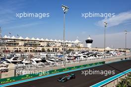 Lewis Hamilton (GBR) Mercedes AMG F1 W13. 18.11.2022. Formula 1 World Championship, Rd 22, Abu Dhabi Grand Prix, Yas Marina Circuit, Abu Dhabi, Practice Day.