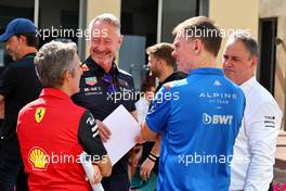 (L to R): Inaki Rueda (ESP) Ferrari Head of Race Strategy and Sporting with Jonathan Wheatley (GBR) Red Bull Racing Team Manager; Alan Permane (GBR) Alpine F1 Team Trackside Operations Director and Ron Meadows (GBR) Mercedes AMG F1 Team Manager. 18.11.2022. Formula 1 World Championship, Rd 22, Abu Dhabi Grand Prix, Yas Marina Circuit, Abu Dhabi, Practice Day.