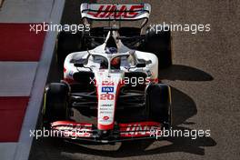 Kevin Magnussen (DEN) Haas VF-22. 18.11.2022. Formula 1 World Championship, Rd 22, Abu Dhabi Grand Prix, Yas Marina Circuit, Abu Dhabi, Practice Day.