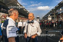 (L to R): Franz Tost (AUT) AlphaTauri Team Principal with Peter Sauber (SUI) Former Sauber Owner on the grid. 20.11.2022. Formula 1 World Championship, Rd 22, Abu Dhabi Grand Prix, Yas Marina Circuit, Abu Dhabi, Race Day.