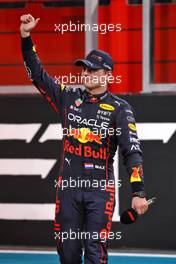 Race winner Max Verstappen (NLD) Red Bull Racing in parc ferme. 20.11.2022. Formula 1 World Championship, Rd 22, Abu Dhabi Grand Prix, Yas Marina Circuit, Abu Dhabi, Race Day.