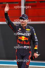 Race winner Max Verstappen (NLD) Red Bull Racing in parc ferme. 20.11.2022. Formula 1 World Championship, Rd 22, Abu Dhabi Grand Prix, Yas Marina Circuit, Abu Dhabi, Race Day.